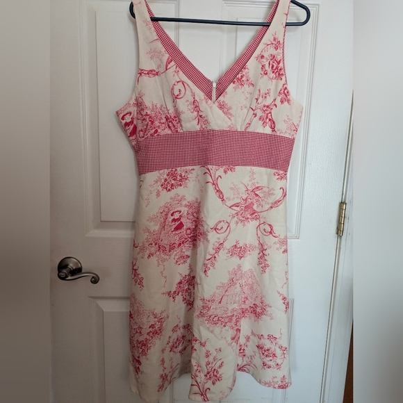 Dresses & Skirts - Red and White Sleeveless Dress